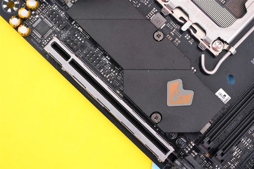 小板的极致演绎 铭瑄 iCraft Z690LTX WiFi 主板深度评测